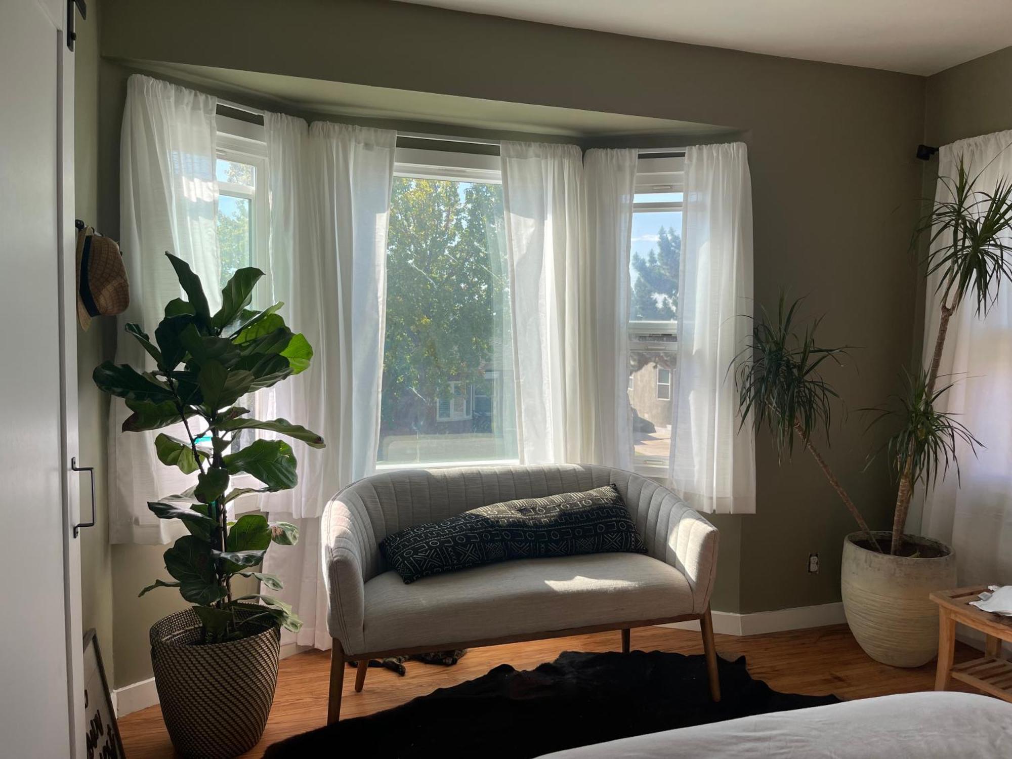 Forum And Sofi Park And Walk Private Homestay